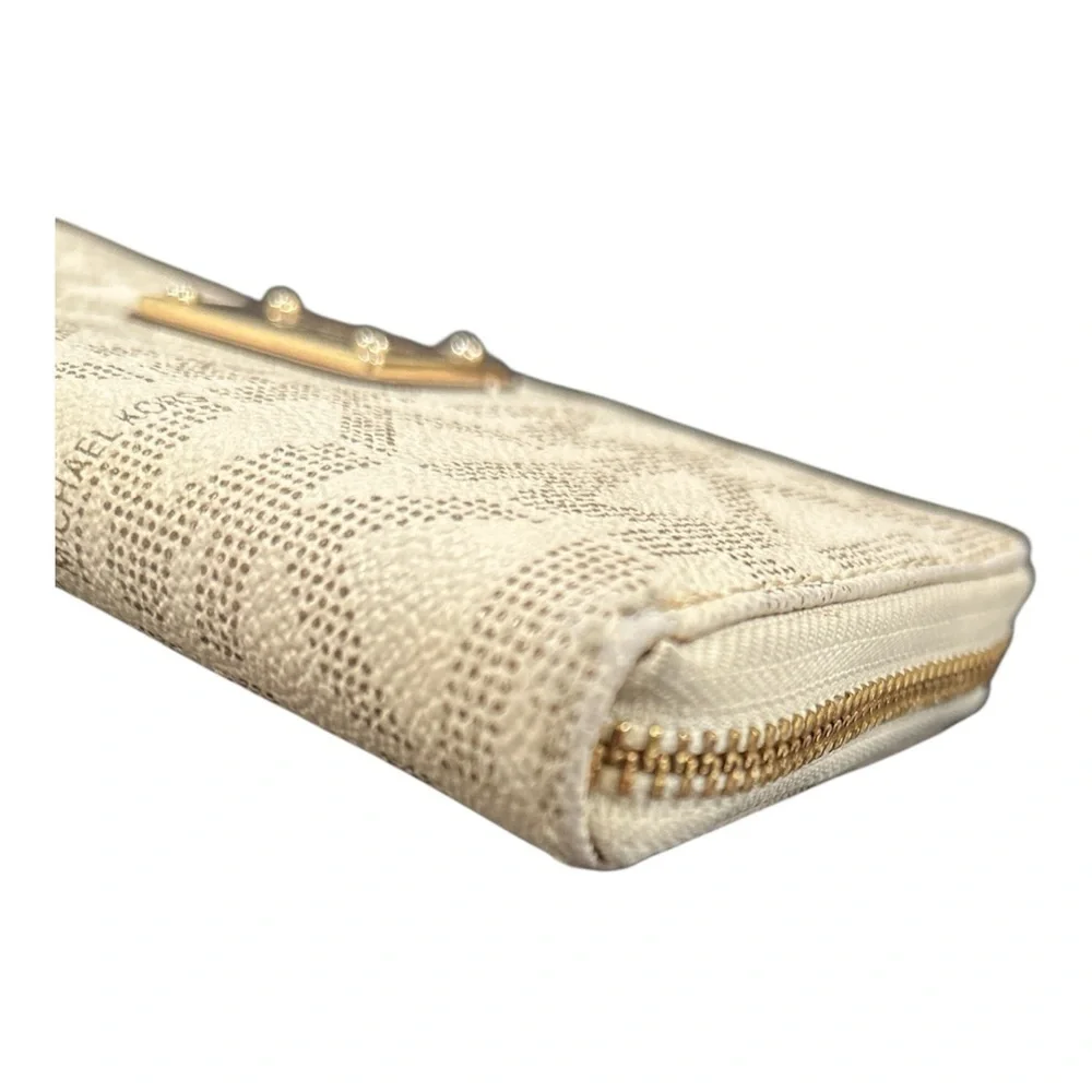 Michael Kors Jet Set Item Vanilla Zip Around Continental Wallet Vanilla